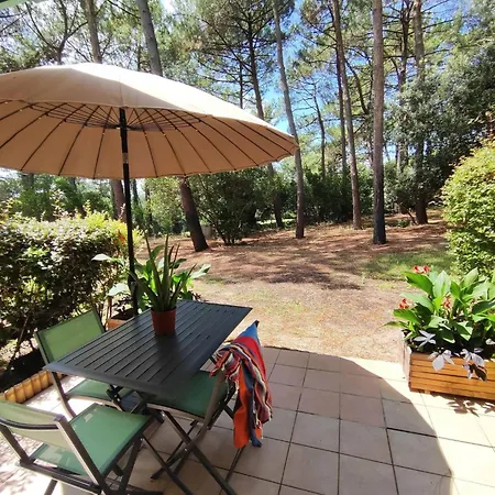 Casa de Férias Belle Maison Avec Acces Piscine Et Golf Lacanau