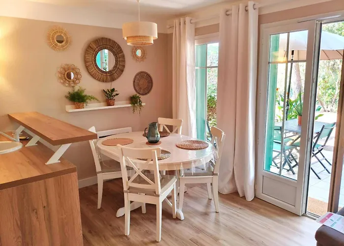 Belle Maison Avec Acces Piscine Et Golf Ferienhaus *