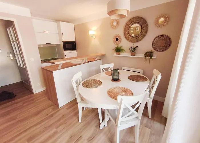 Belle Maison Avec Acces Piscine Et Golf Ferienhaus